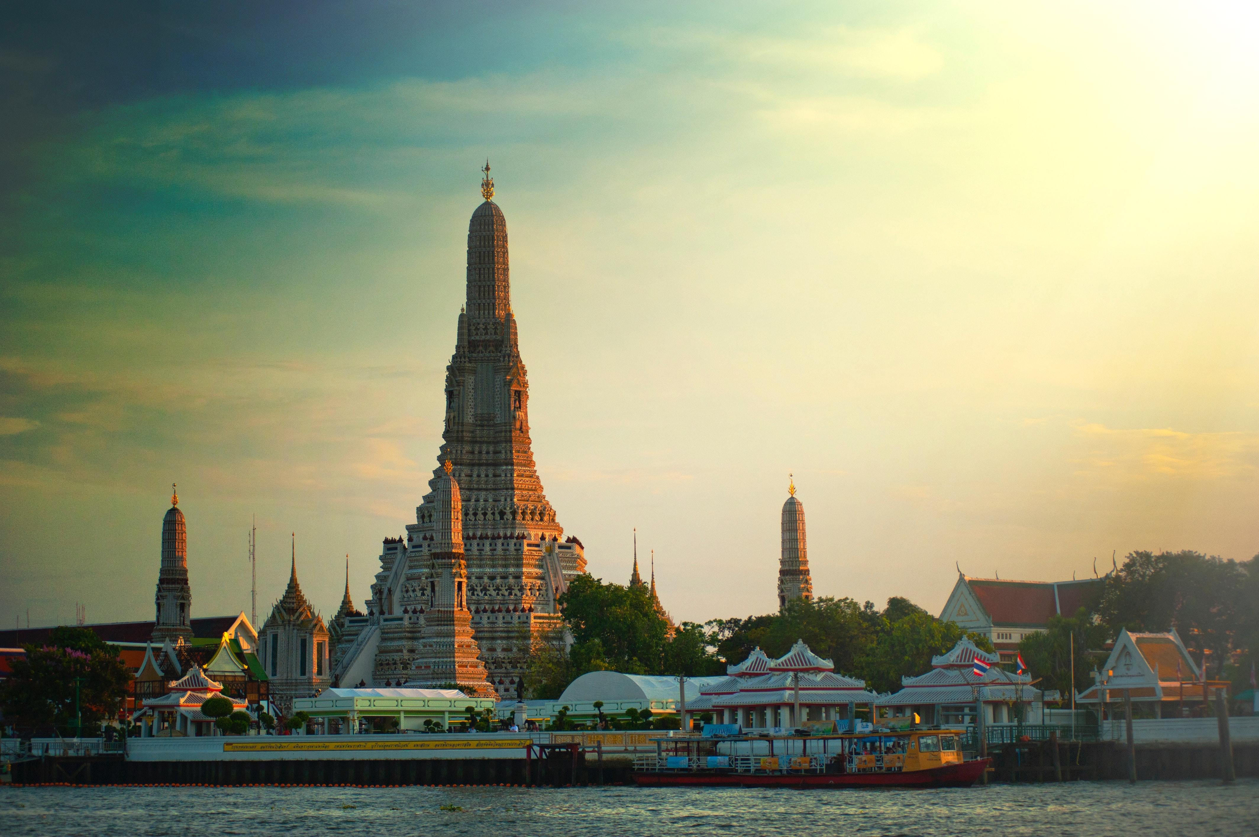 photo-of-wat-arun-temple-1031659